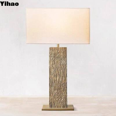Yihao OEM Custom Vintage Solid Brass LED Desk Lamp with 2700K Warm White Light and Modern Design